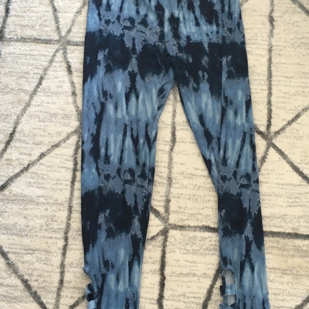 Blue leggings